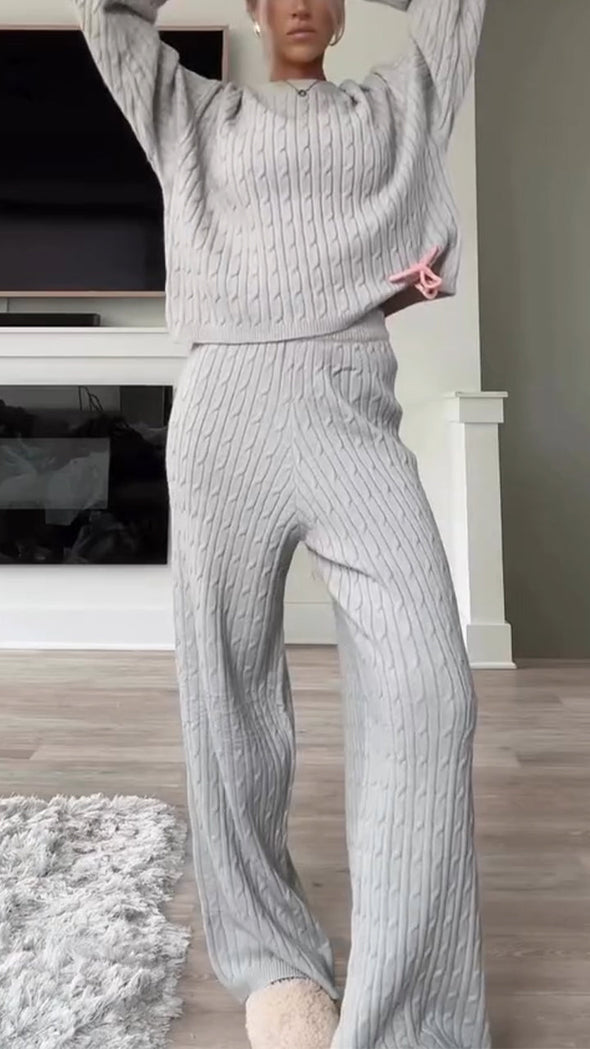 Women Round Neck Solid Color Cable Knitted Suit