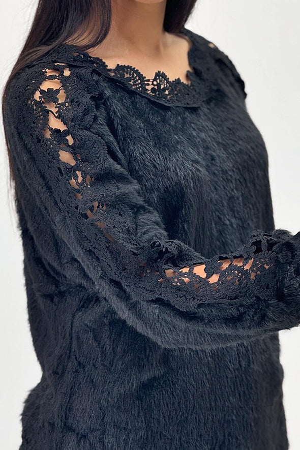 Women Elegant Lace Hollow Plush Long Sleeve Top